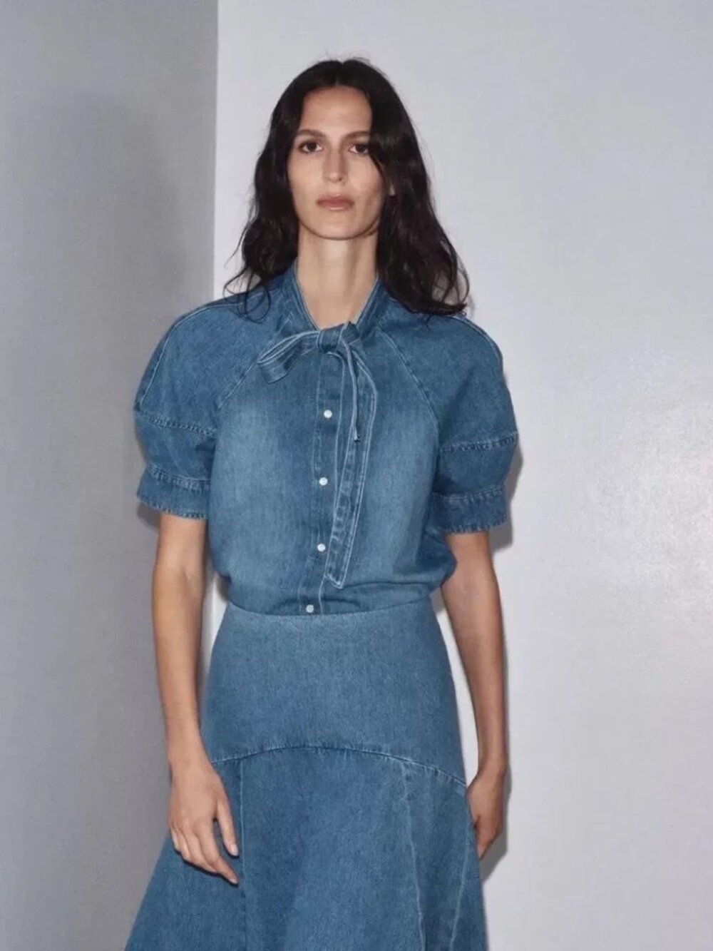 NWT - ZARA ZW COLLECTION DENIM TIE SHIRT in MEDIUM